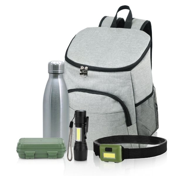 סט הכולל: 
בקבוק נירוסטה תרמי 500ML +
פנס יד קומפקטי FORCELIGHT בקופסת אחסון +
פנס ראש מקצועי FORCELIGHT +
תיק גב צידנית 28 ליטר. 